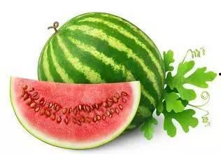 睡前吃瓜容易胖,小心身材“瓜分”