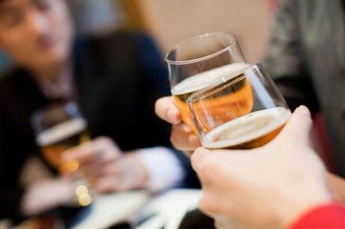 喝酒前吃小白瓜