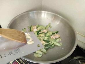 小吊瓜啃着吃怎么吃